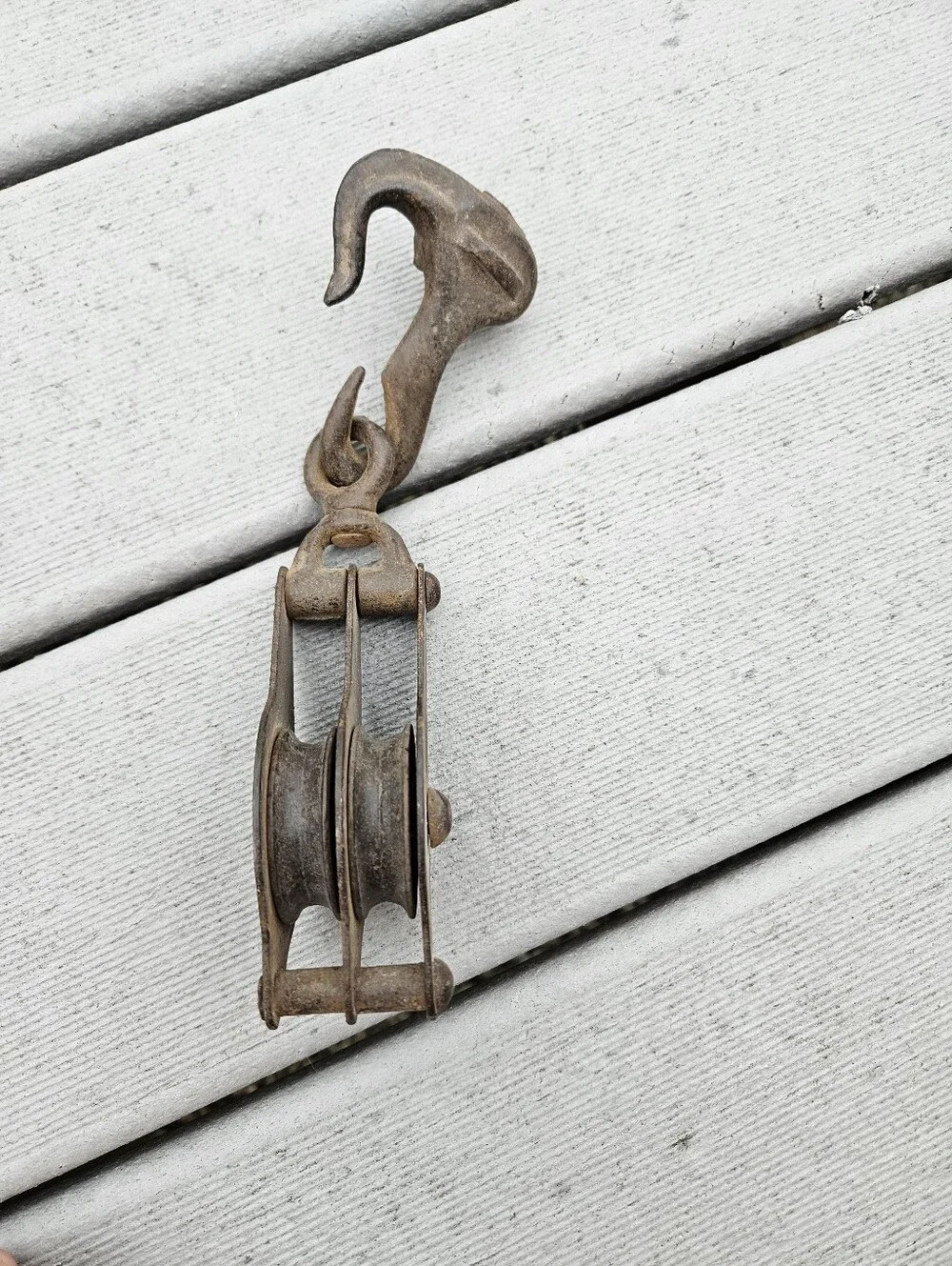 Vintage Antique Metal Barn Pulley with Swivel Hook Block & Tackle Industrial Dec
